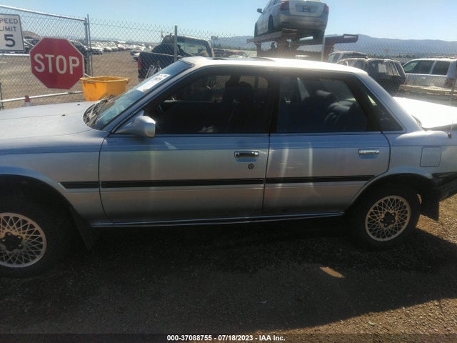 1990 TOYOTA CAMRY LE VIN: 4T1SV22EXLU151354