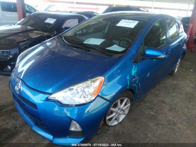 Toyota Prius C One/three/two/four 2014 JTDKDTB3XE1076347 Image 2
