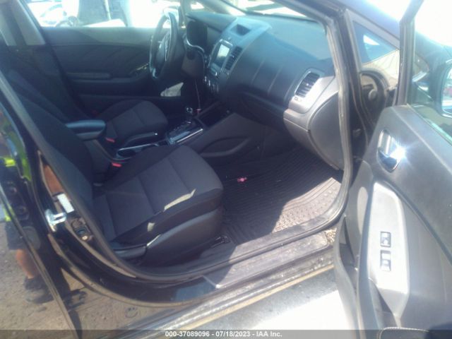 3KPFL4A78HE023453 KIA FORTE S