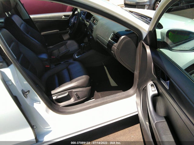 3VWD17AJXEM268747 Volkswagen Jetta Sedan Se
