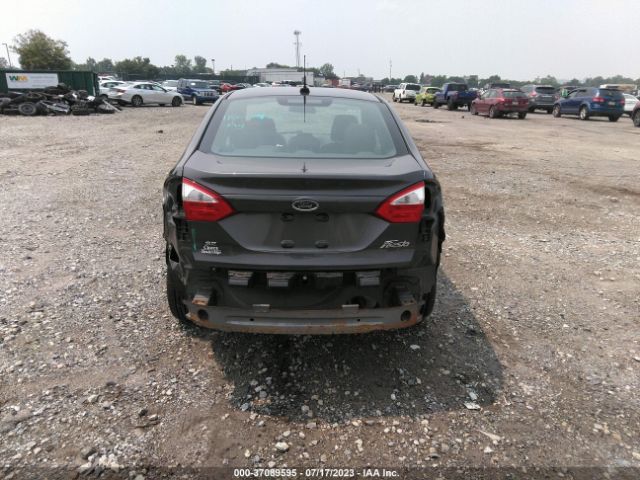 3FADP4BJ2FM113602 Ford FIESTA SE