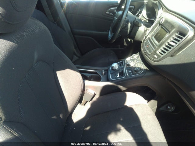 Chrysler 200 Limited 2015 1C3CCCABXFN653098 Image 5