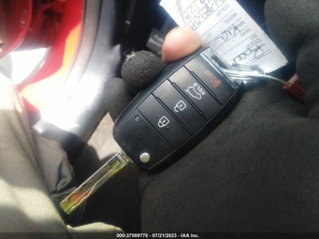 KNDPBCAC8F7764052 KIA Sportage Lx