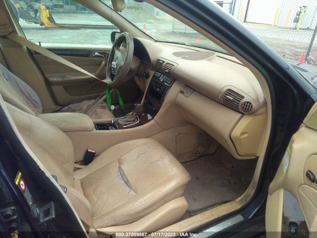 2001 MERCEDES-BENZ C CLASS VIN: WDBRF64JX1F023018