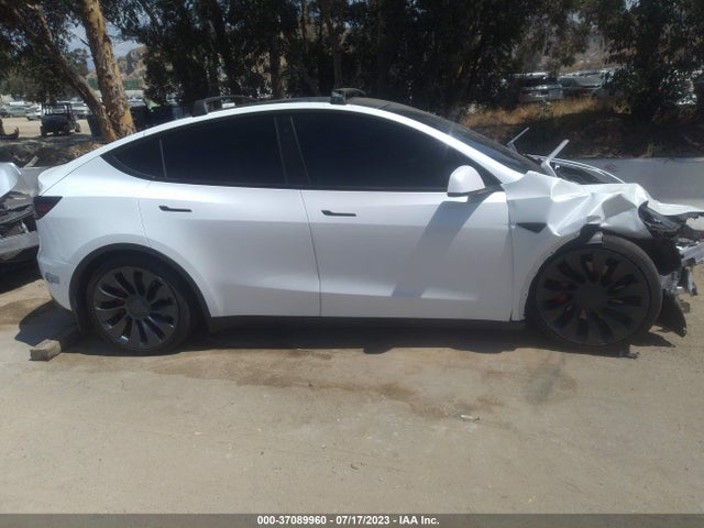 Tesla Model Y Performance 2021 5YJYGDEF9MF271214 Image 4