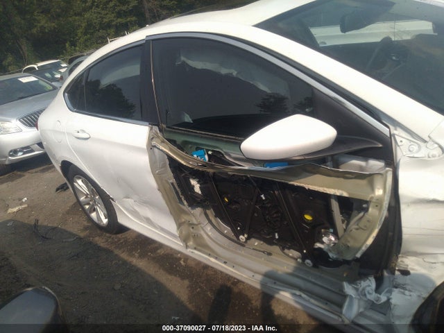 1C3CCCAB7GN173215 Chrysler 200 Limited