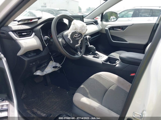 2021 TOYOTA RAV4 XLE VIN: 2T3W1RFVXMC090565