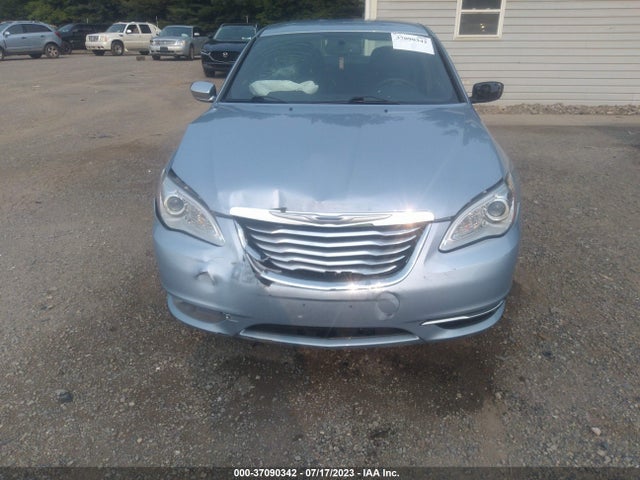 1C3CCBCG9EN176522 Chrysler 200 Limited