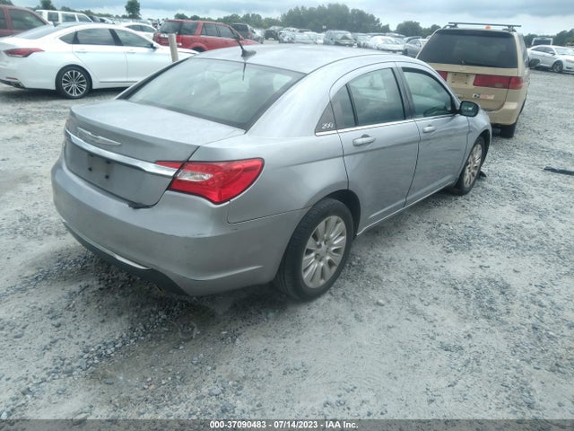 1C3CCBAG1EN171172 Chrysler 200 LX