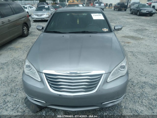 1C3CCBAG1EN171172 Chrysler 200 LX