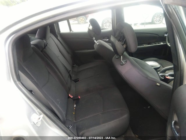 1C3CCBAG1EN171172 Chrysler 200 LX