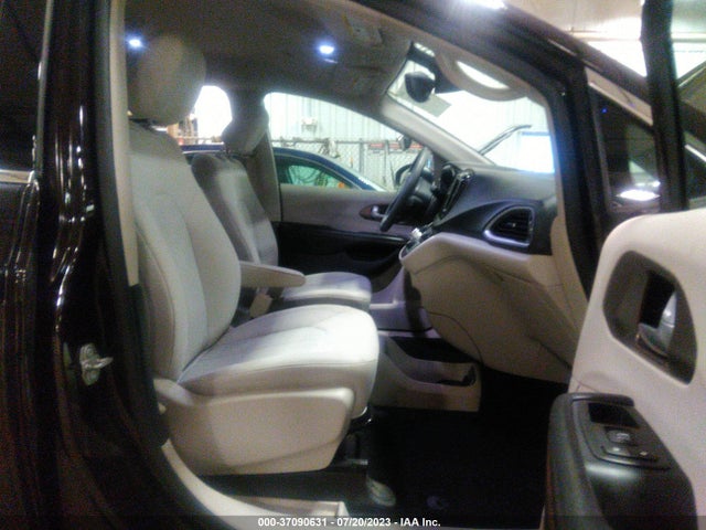 Chrysler Pacifica Touring 2017 2C4RC1DG5HR636104 Image 5