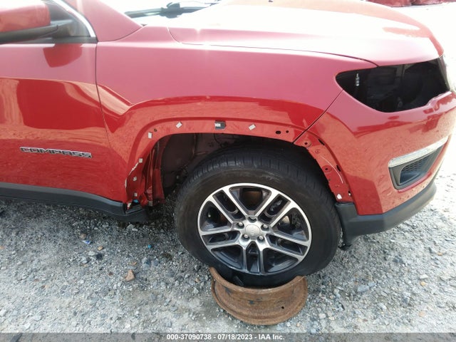 2019 JEEP COMPASS LATITUDE W/SUN/WHEEL PKG VIN: 3C4NJCBBXKT743225