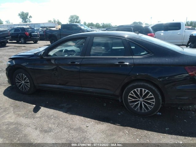 3VWE57BU1KM012199 Volkswagen JETTA SEL
