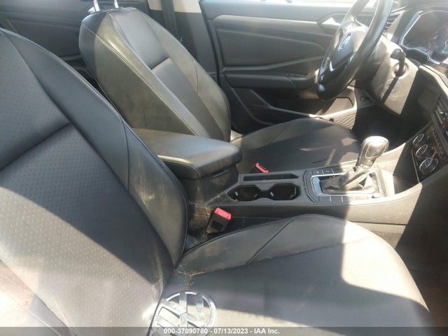 3VWE57BU1KM012199 Volkswagen JETTA SEL