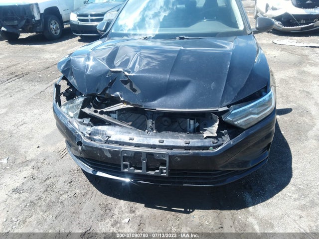 3VWE57BU1KM012199 Volkswagen JETTA SEL