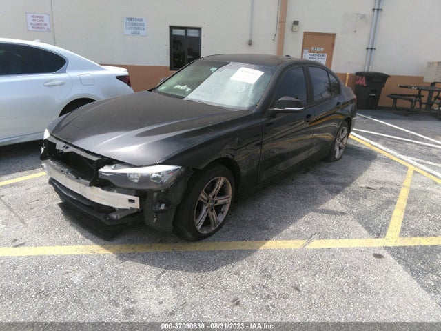 WBA3C3C57EF985119 BMW 3 Series 320i Xdrive