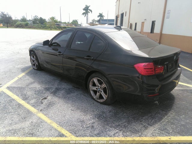 WBA3C3C57EF985119 BMW 3 Series 320i Xdrive