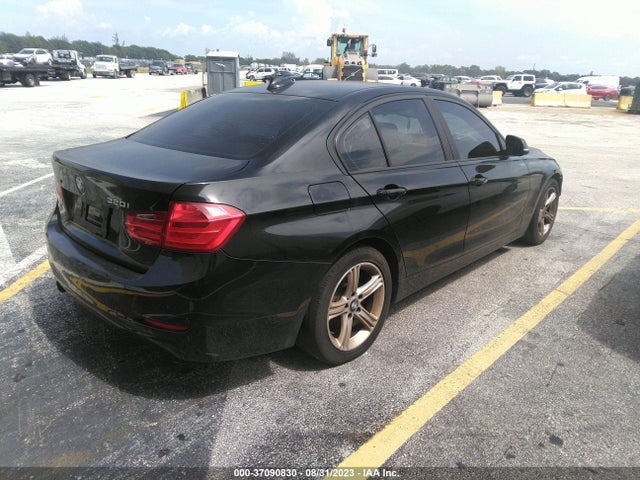 WBA3C3C57EF985119 BMW 3 Series 320i Xdrive