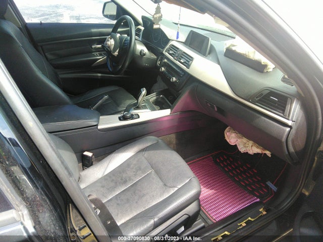 WBA3C3C57EF985119 BMW 3 Series 320i Xdrive