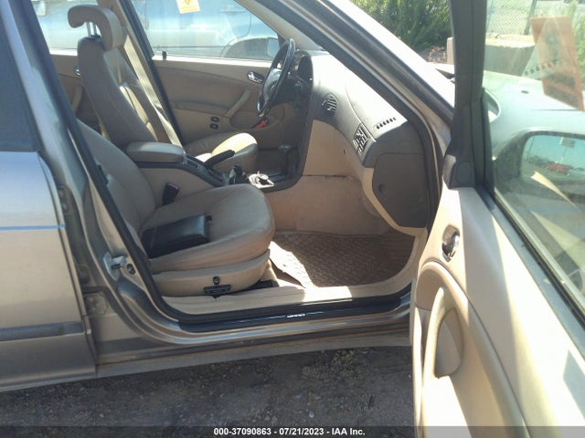 2001 SAAB 9-5 VIN: YS3ED58EX13045057