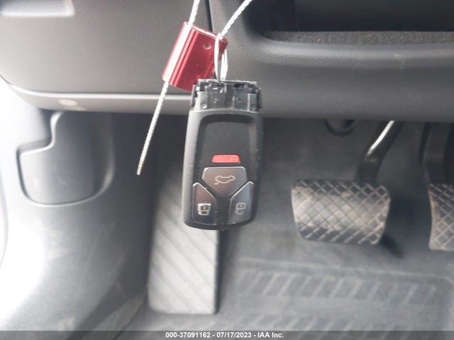 WAUKMAF40JA009464 Audi A4 Premium/tech Premium