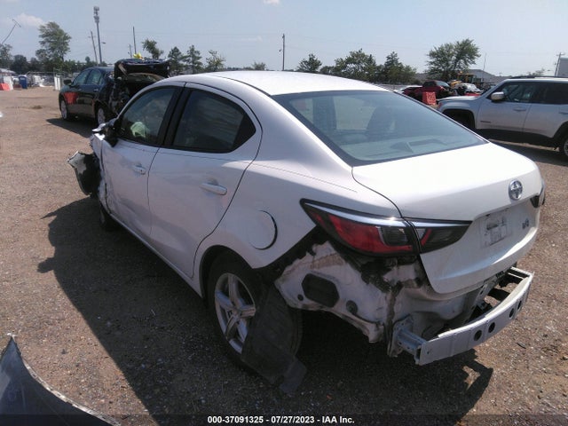 2016 SCION IA VIN: 3MYDLBZV5GY128979
