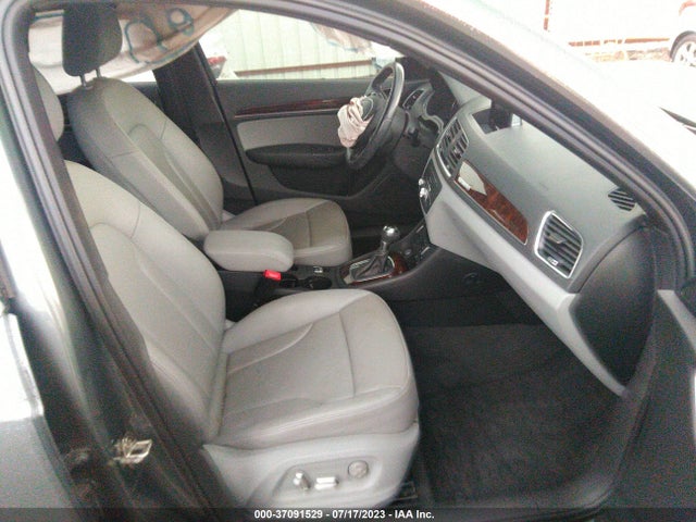 WA1EFCFS3GR017969 Audi Q3 Premium Plus