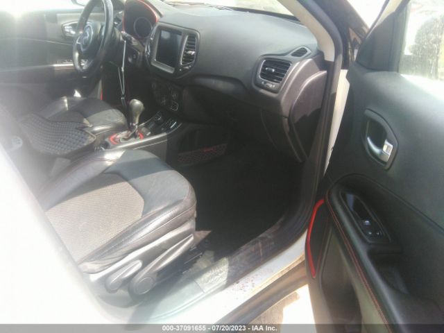 3C4NJDDB8LT111909 Jeep Compass Trailhawk