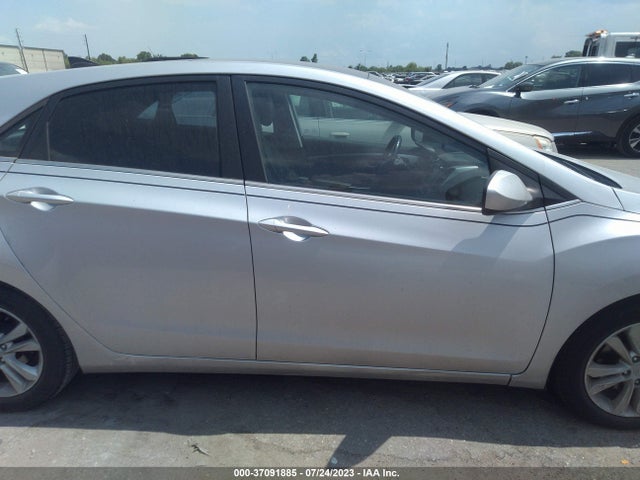 Продажа на аукционе авто 2016 Hyundai Elantra Gt, vin: KMHD35LH2GU265993, номер лота: 37091885