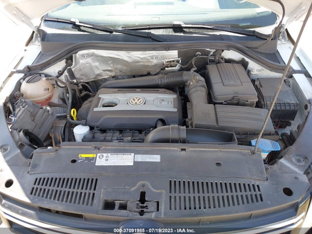 WVGAV7AXXHK037790 Volkswagen TIGUAN