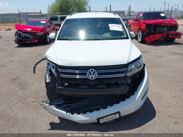 WVGAV7AXXHK037790 Volkswagen TIGUAN