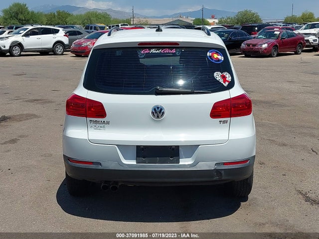 WVGAV7AXXHK037790 Volkswagen TIGUAN