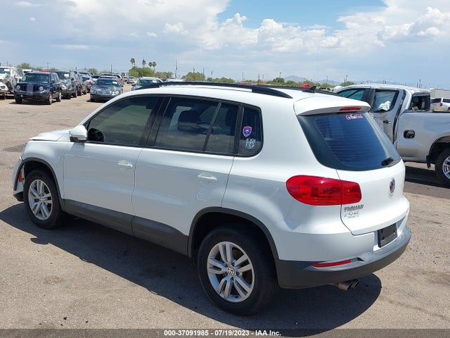 WVGAV7AXXHK037790 Volkswagen TIGUAN