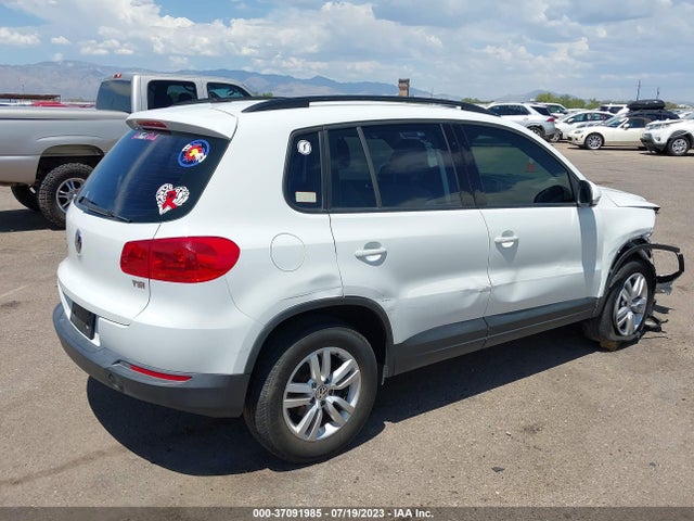 WVGAV7AXXHK037790 Volkswagen TIGUAN
