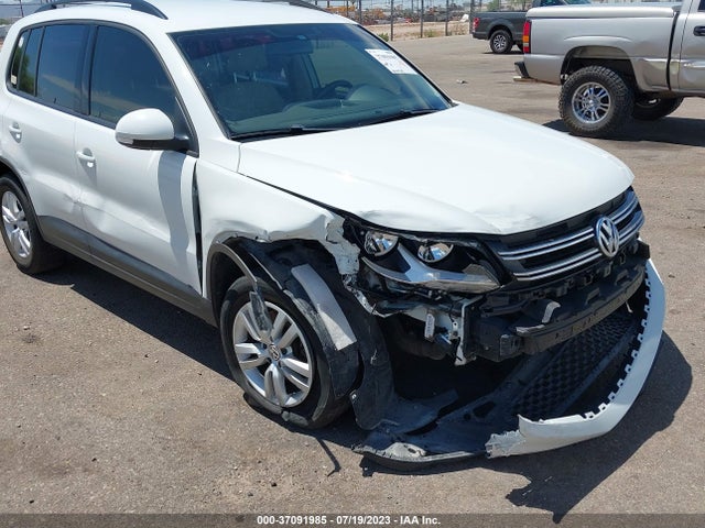 WVGAV7AXXHK037790 Volkswagen TIGUAN