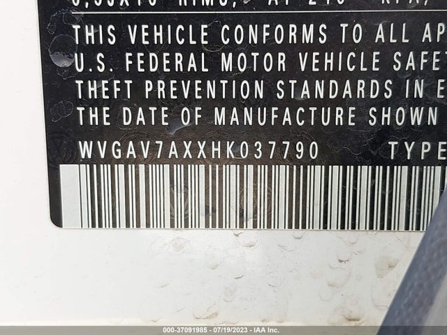 WVGAV7AXXHK037790 Volkswagen TIGUAN