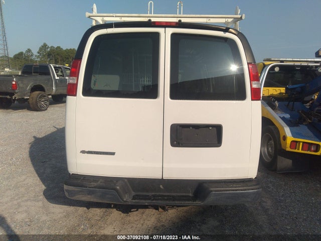 Chevrolet EXPRESS CARGO VAN 2018 1GCWGAFG7J1908795 Image 16