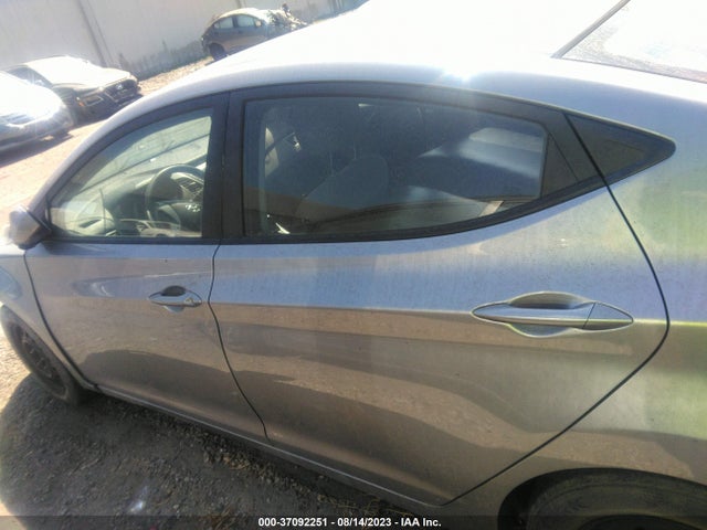 2016 HYUNDAI ELANTRA SE VIN: 5NPDH4AE7GH736880