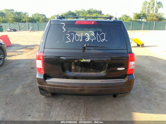 1C4NJPFA6FD343215 Jeep Patriot Latitude
