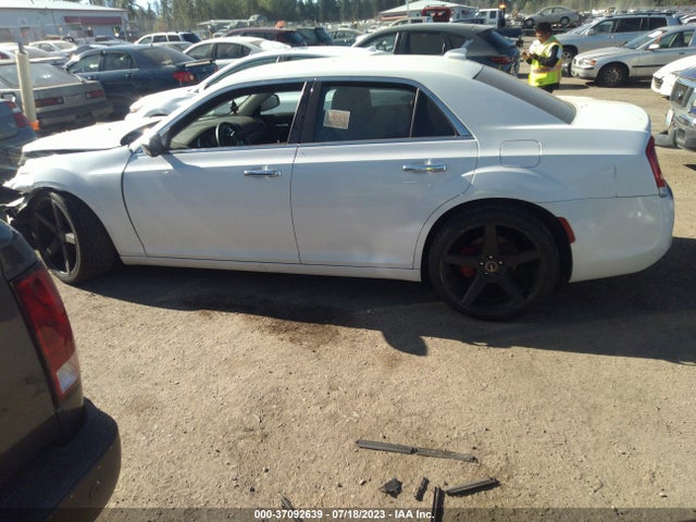 Chrysler 300 Limited 2018 2C3CCAEG0JH159697 Image 14