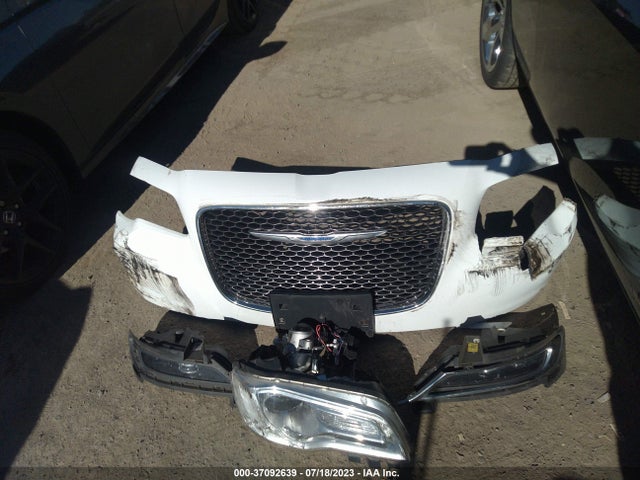 Chrysler 300 Limited 2018 2C3CCAEG0JH159697 Image 11