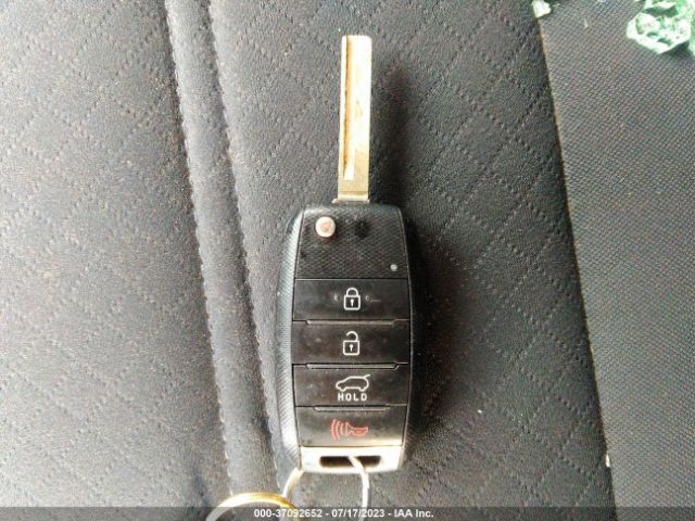 5XYPGDA36GG105267 KIA SORENTO LX