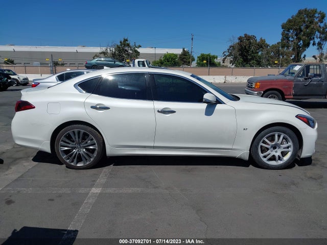 2017 Infiniti Q70, VIN: JN1BY1AP1HM740358