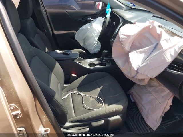 Chevrolet MALIBU LT 2018 1G1ZD5ST4JF147624 Image 5