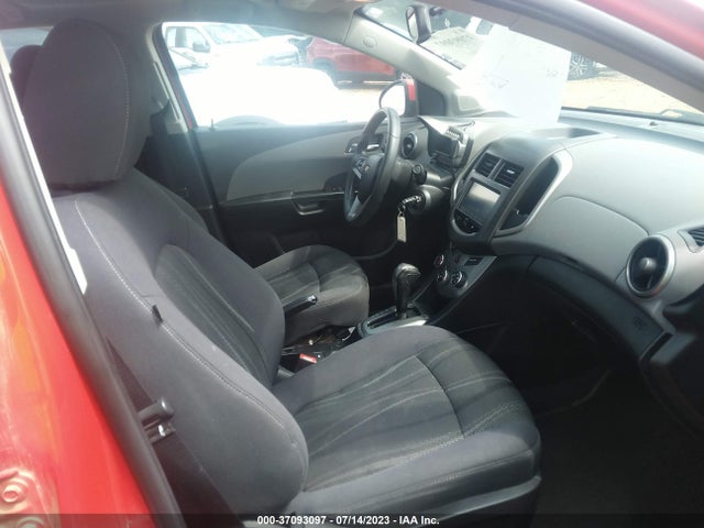 Chevrolet SONIC LT 2015 1G1JC5SH2F4153369 Image 5