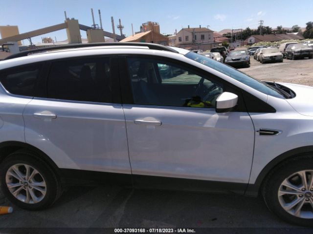 1FMCU0GD9JUD29828 Ford ESCAPE SE