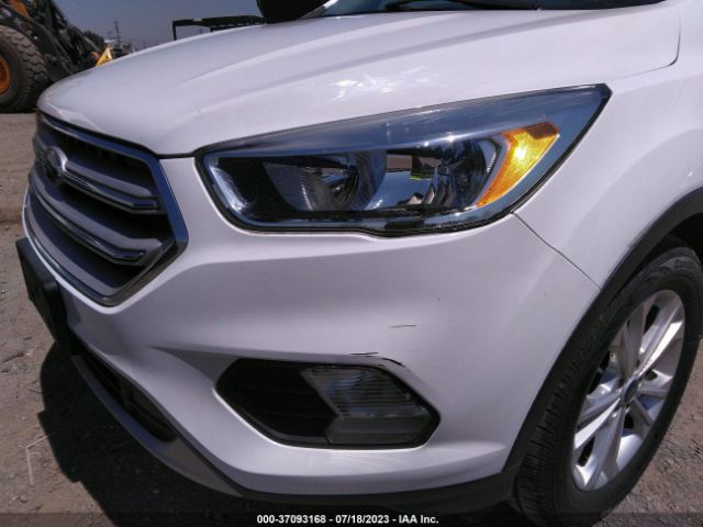 1FMCU0GD9JUD29828 Ford ESCAPE SE