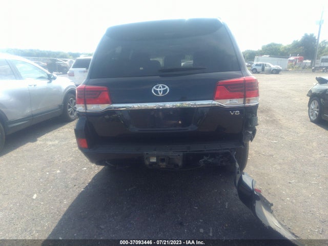 2016 Toyota Land Cruiser, VIN: JTMCY7AJ7G4044456