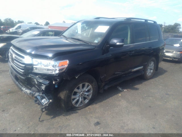 2016 Toyota Land Cruiser, VIN: JTMCY7AJ7G4044456